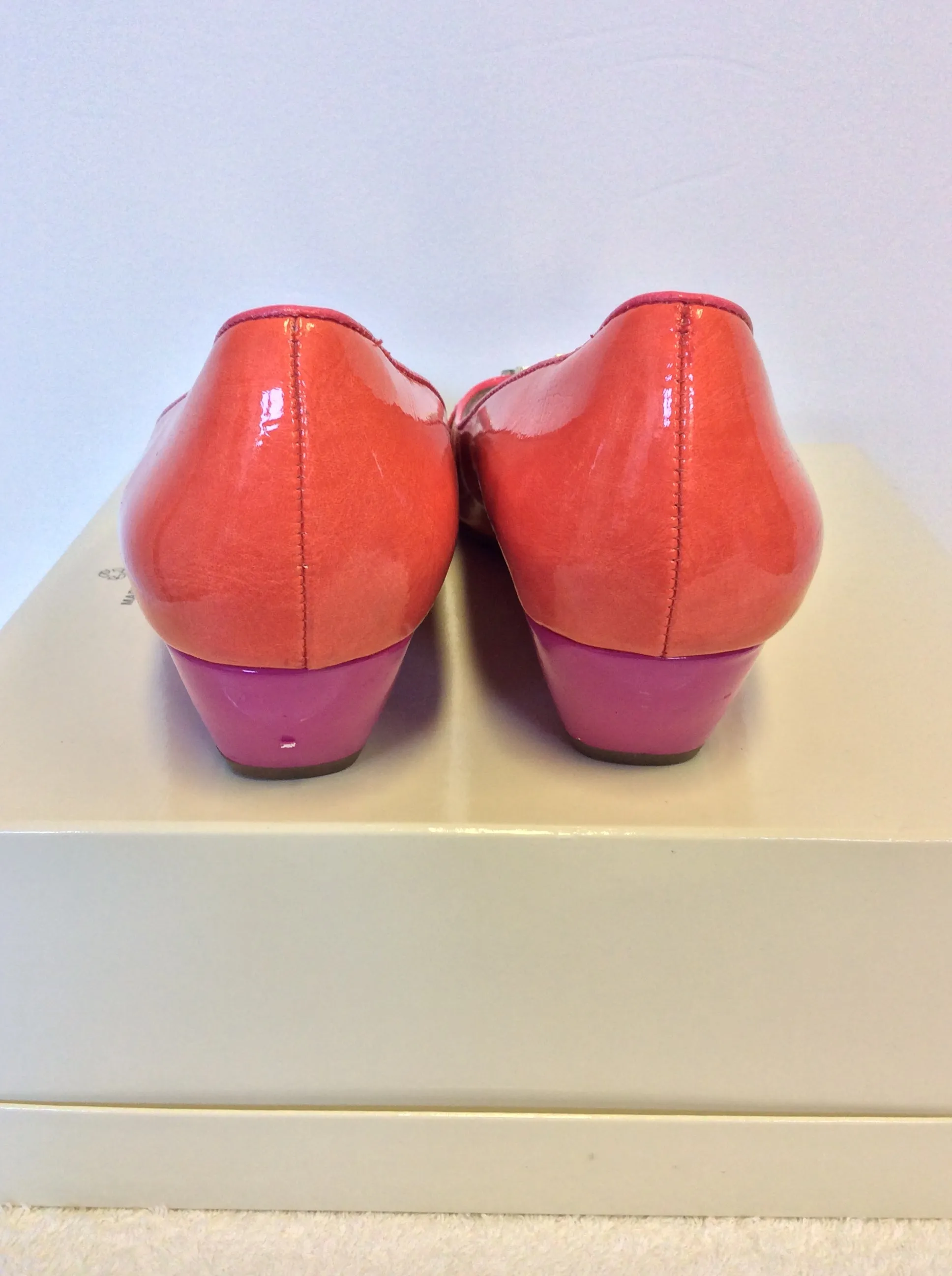BRAND NEW ANNE KLEIN PINK & CORAL OPEN TOE LOW WEDGE HEELS SIZE 6/39