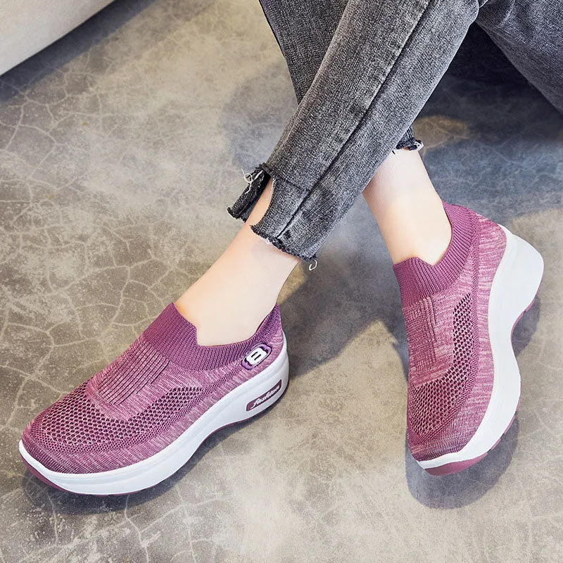 Casual mesh sneakers with a medium heel - women's