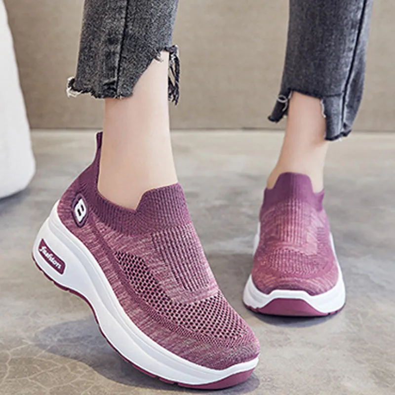 Casual mesh sneakers with a medium heel - women's