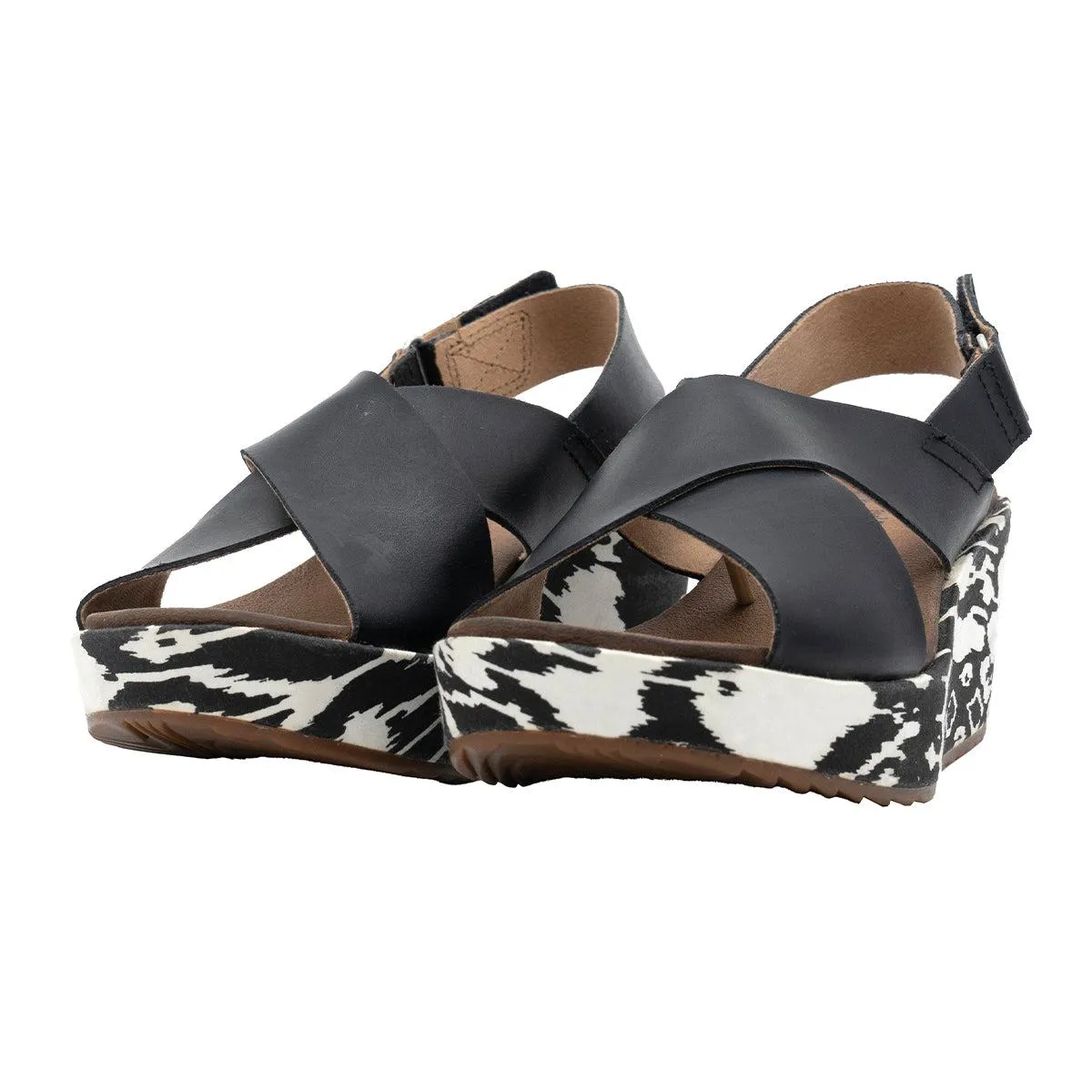 Clarks Stasha Hale Wedge Shoes Leather Black Colour For Women