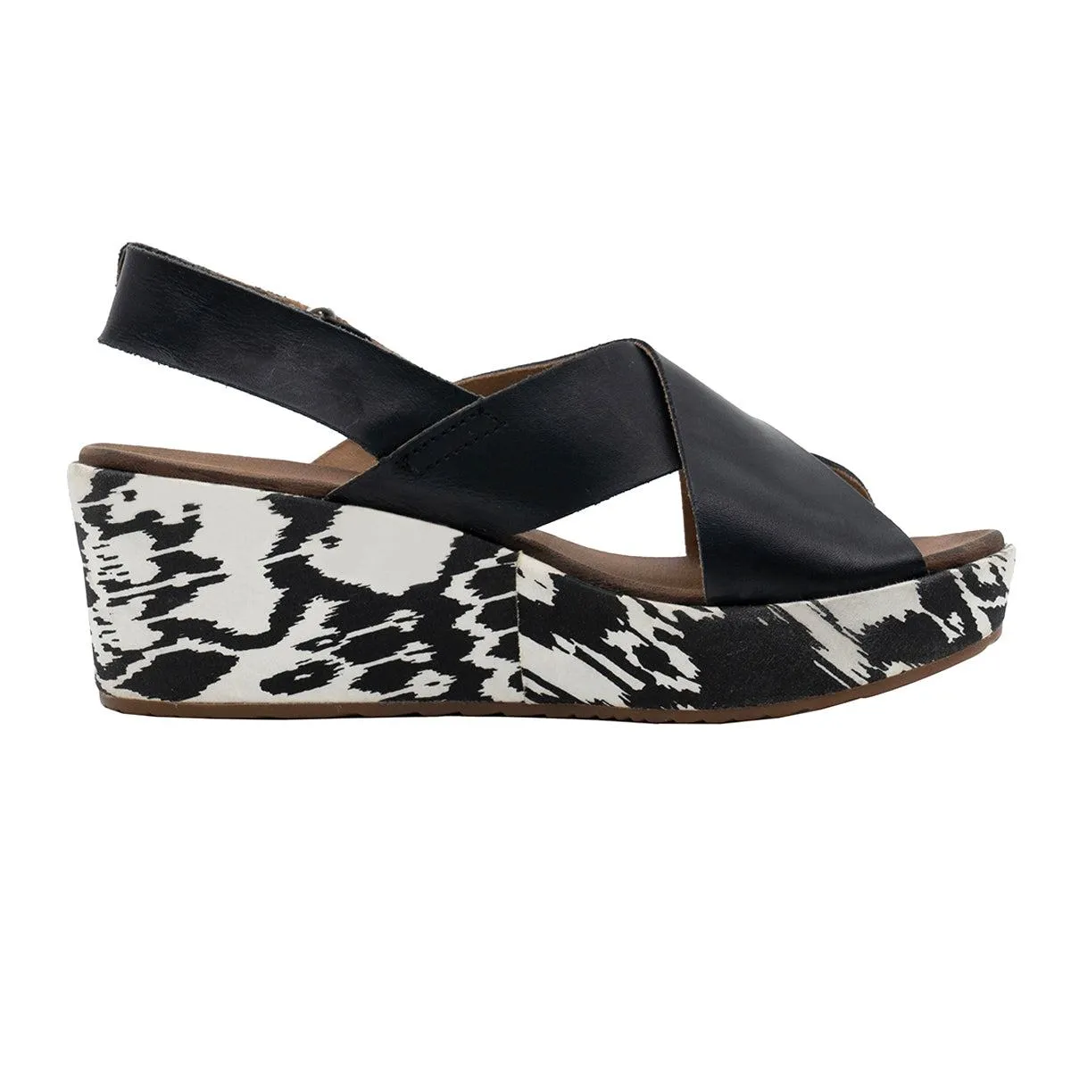 Clarks Stasha Hale Wedge Shoes Leather Black Colour For Women