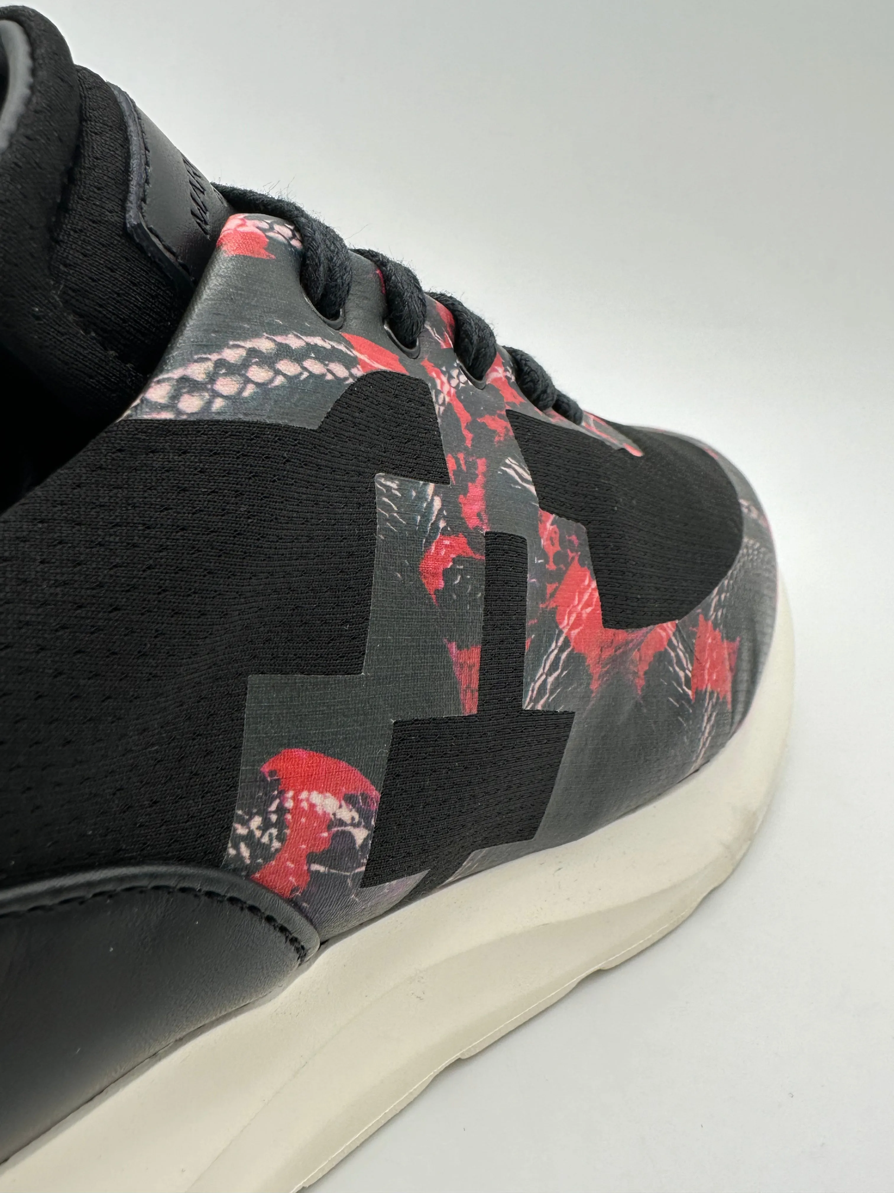 Logo Sneakers