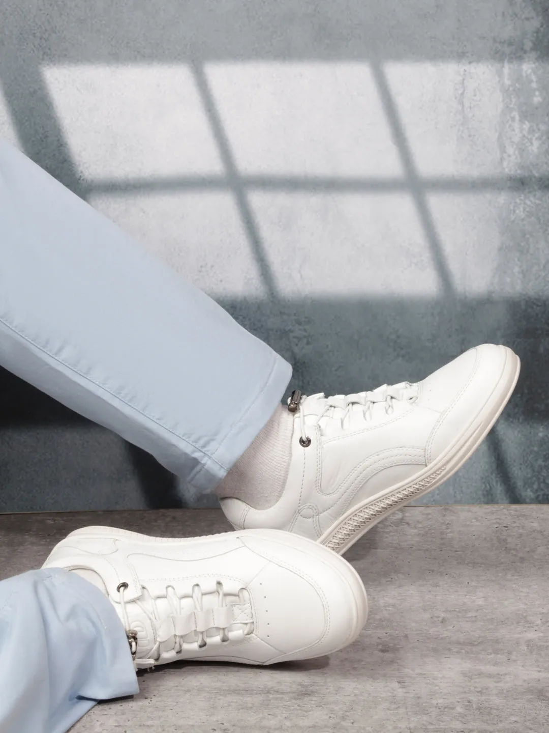 Men White Leather Sneaker (ID3090)