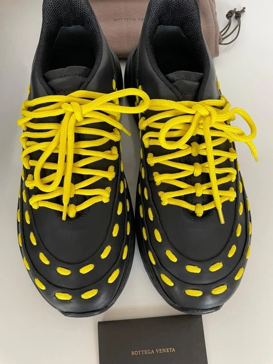 NIB $950 Bottega Veneta Mens Leather Black/Yellow Sneakers 9.5 US (42.5) 578305