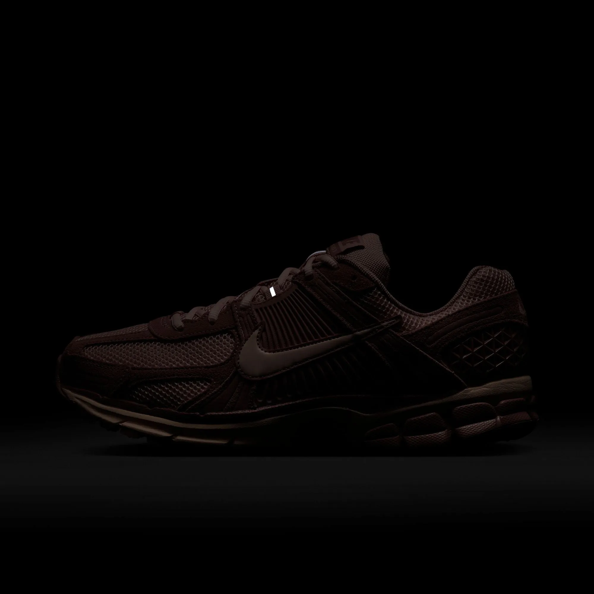Nike Zoom Vomero 5 'Red Stardust'