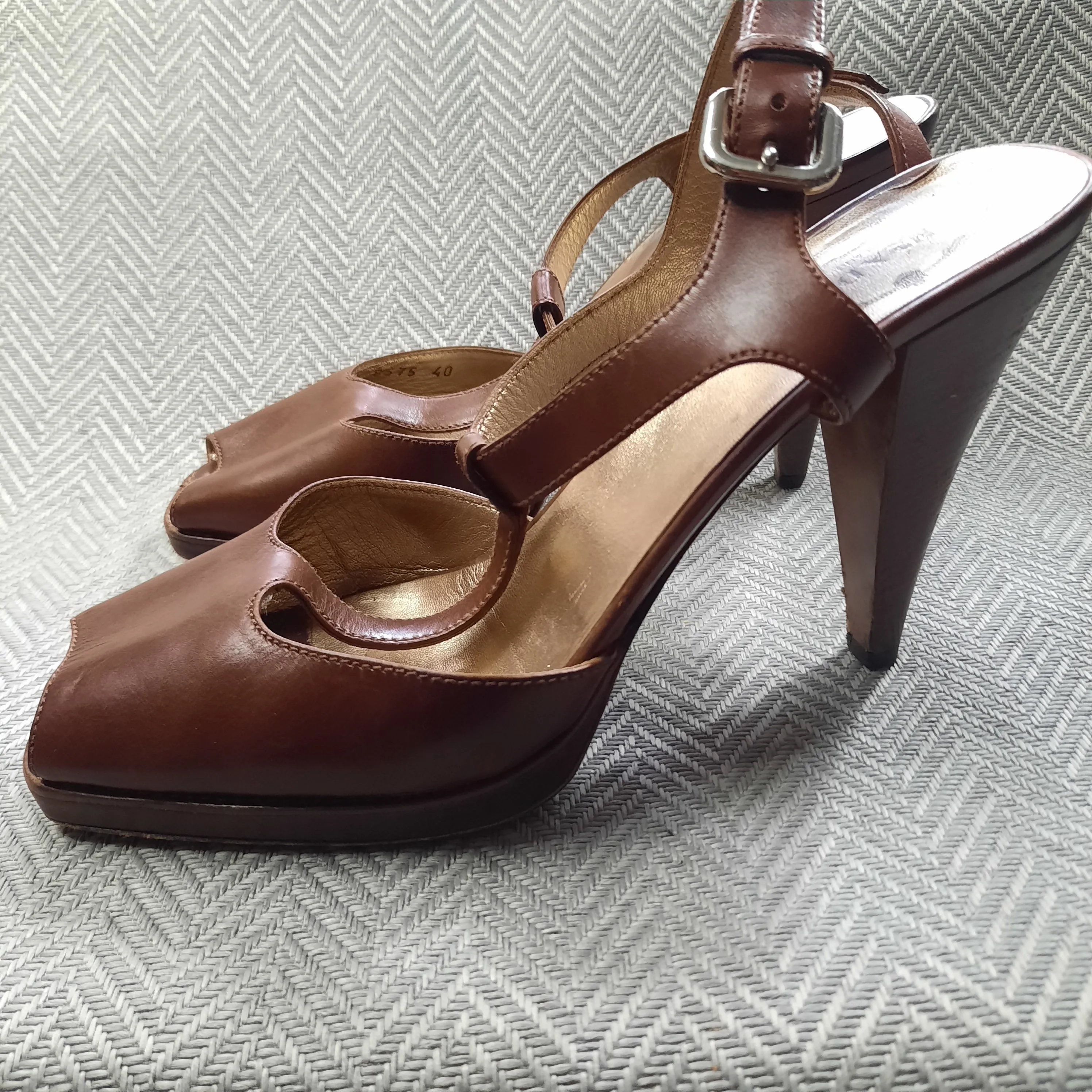 PRADA T- Strap Open Toe Sandal Size 40