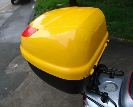 Series Deluxe Large-Size 150cc Roketa Scooter [Not CA Legal], Last one at this price! Red only