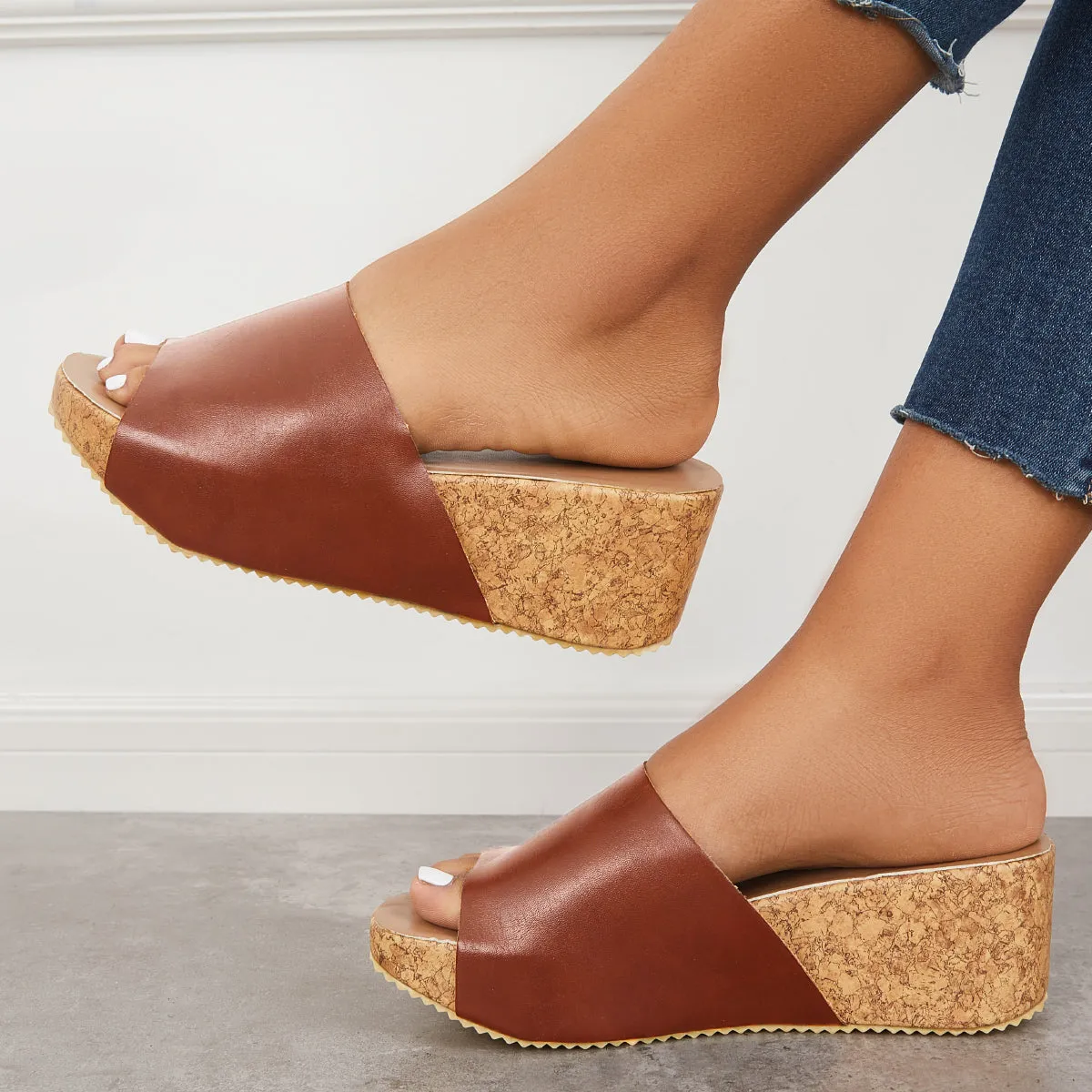 Sohiwoo Women Comfy Cork Wedge Sandals Slip on Lug Sole Platform Slide Sandals