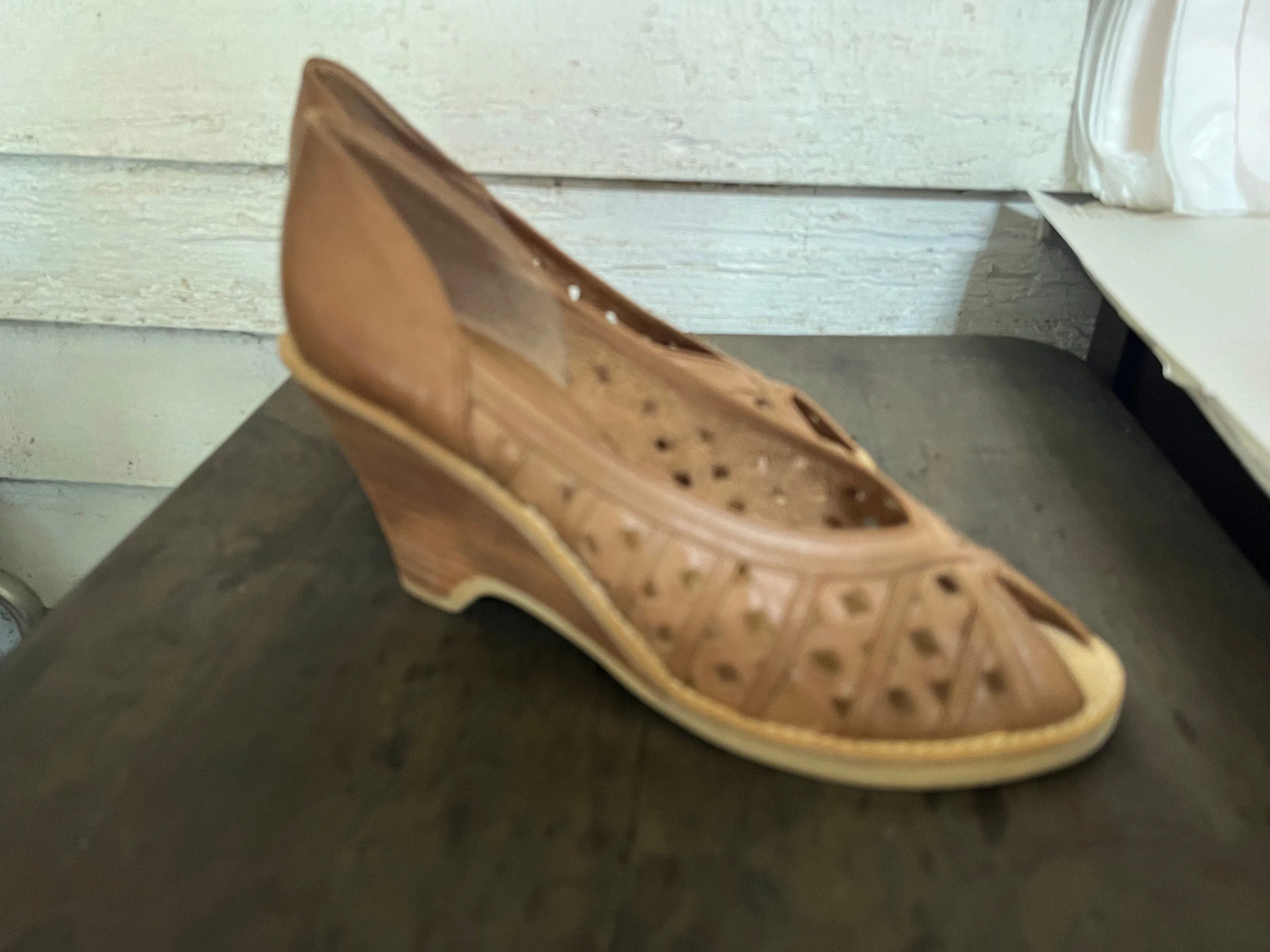 Vintage 70's wedge heel shoes 9 M Fayva