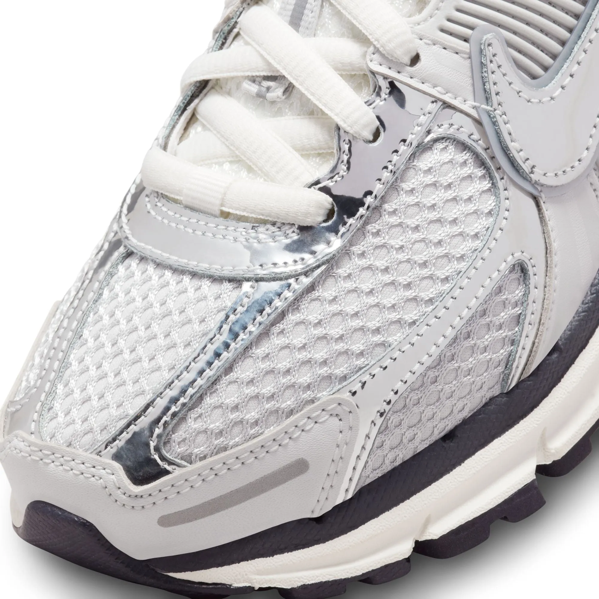 Womens Nike Zoom Vomero 5 'Metallic Silver'